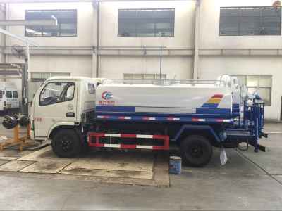 河南永城江南灑水車3.8立方市場(chǎng)行情及汽車物流分析